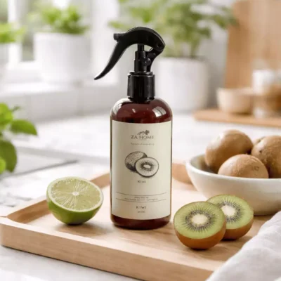 "Découvrez le Parfum d'Ambiance Kiwi 250ml chez Zahome. Un spray d'intérieur fruité, fabriqué en Tunisie, sans PEG pour une maison saine. Livraison partout en Tunisie.